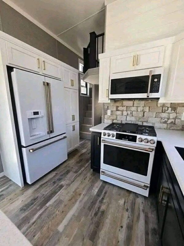 Elevation 7-Series Park Model Tiny Home - Image 11