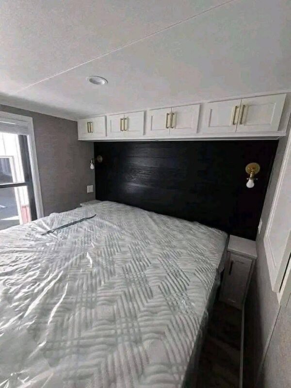 Elevation 7-Series Park Model Tiny Home - Image 12