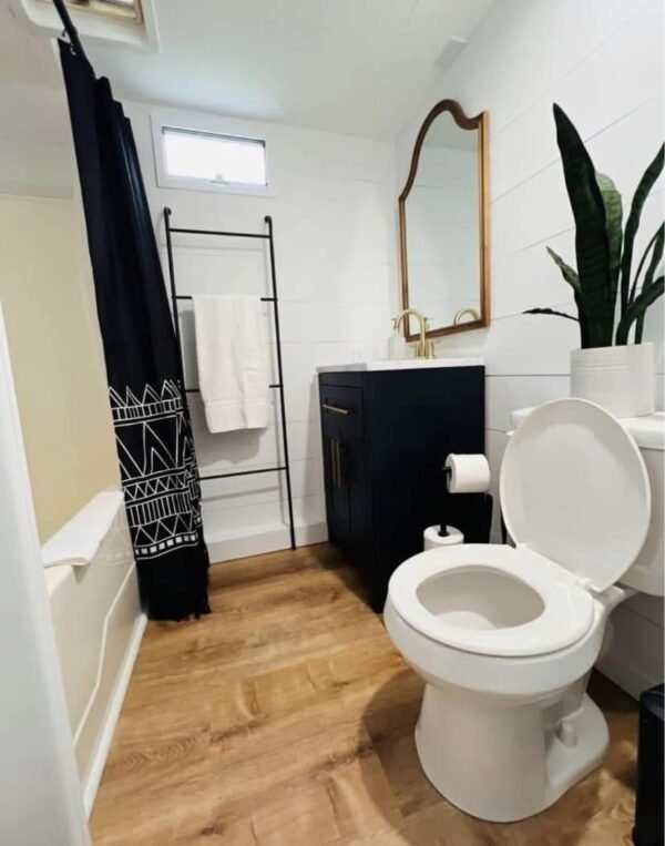 Fully Remodeled Tiny Home - Image 6