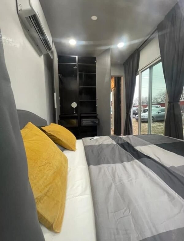 40FT Luxury Container Home - Image 11